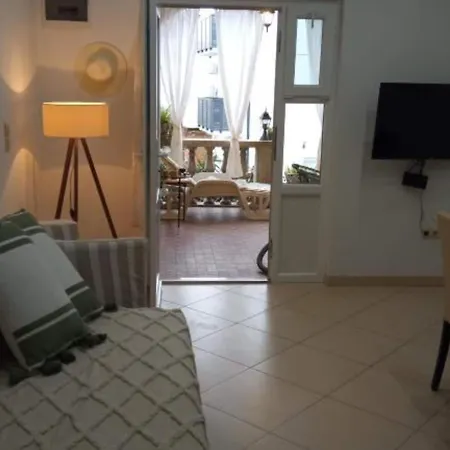 Cozy Garden With Terrace And Bbq - Comfort One Bedroom アパート *