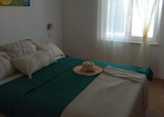 Cozy Garden With Terrace And Bbq - Comfort One Bedroom Apartman