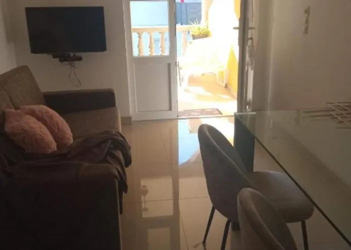 Cozy Garden With Terrace And Bbq - Comfort One Bedroom *