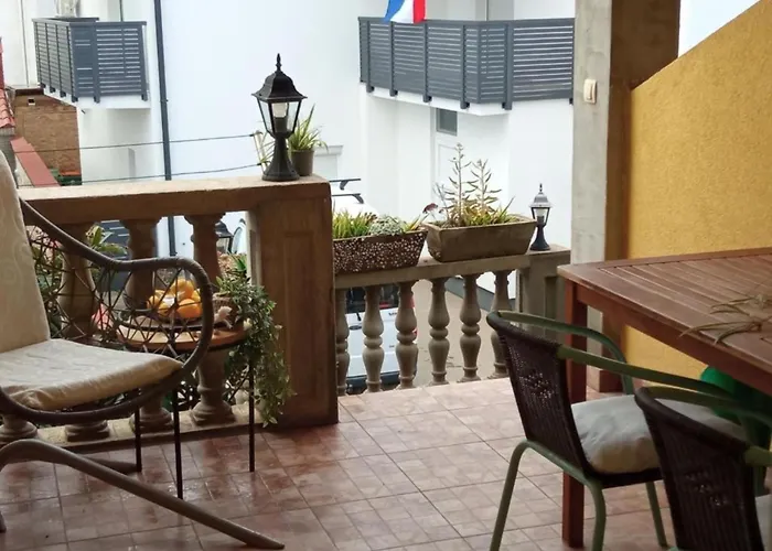 Cozy Garden With Terrace And Bbq - Comfort One Bedroom アパート