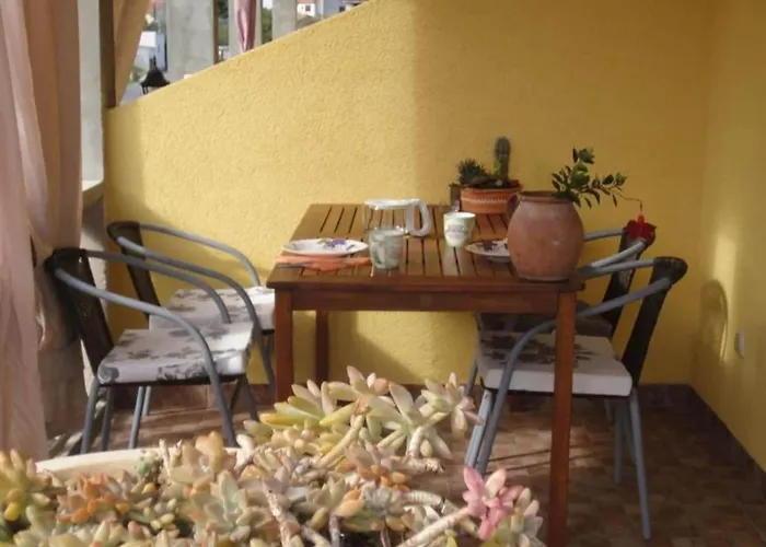 Apartman Cozy Garden With Terrace And Bbq - Comfort One Bedroom Vodice